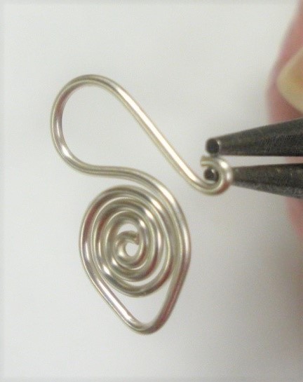 Judy Larson's Wire Basics - Simple Swan Hook - , Findings & Components, Toggles & Clasps, Earwire & Headpin, Coiling, Coiling Wire, Wire Coiling, coiled wire swan hook